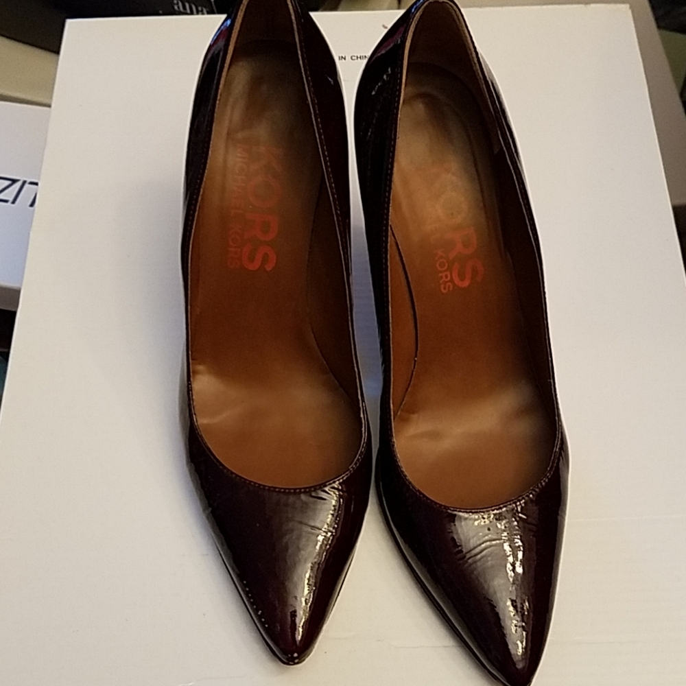 Michael Kors pump